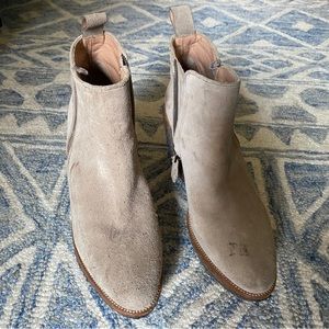 VINCE CAMUTO Suede Wedge Boots